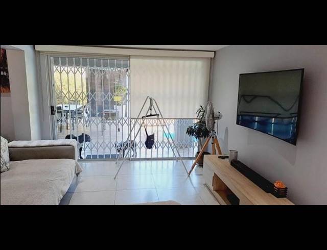 3 BEDROOM HOUSE FOR SALE IN MEER EN SEE